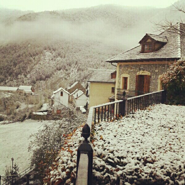 Ansó nevado con Instagram.jpg