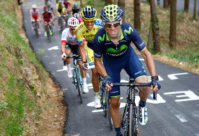 Alejandro Valverde seguido por Alberto Contador