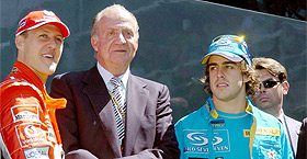 Michael Schumacher, El Rey Juan Carlos I y Fernando Alonso, en Montmeló