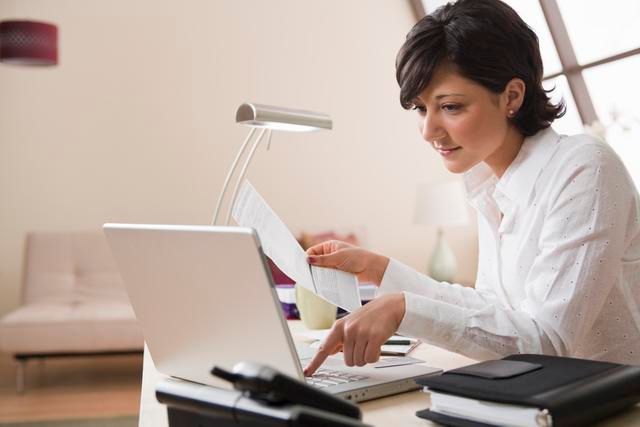 3964 Woman working in home office.jpg