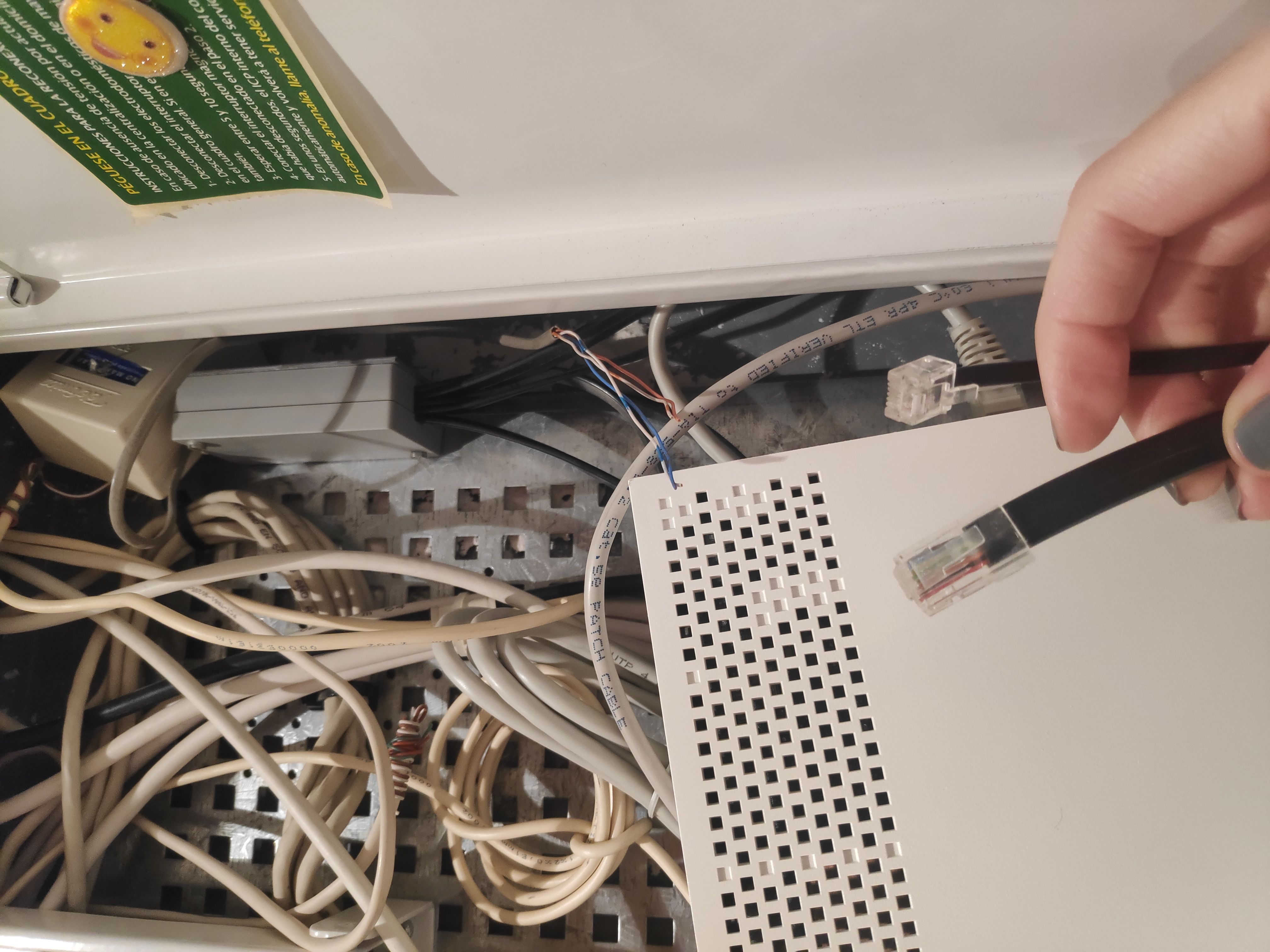 Instalación router en caja de comunicación | Comunidad Movistar - 5050437