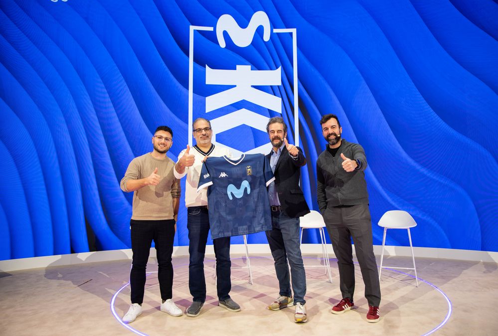 De izquierda a derecha: Luis Filgueira, director deportivo de Movistar KOI; Adam Adamou, cofundador y CEO de OverActive Media; Aitor Goyenechea, director de Publicidad, Marca y Patrocinios de Telefónica/Movistar España, y Fernando Piquer, Chief Strategy Officer de OverActive Media.