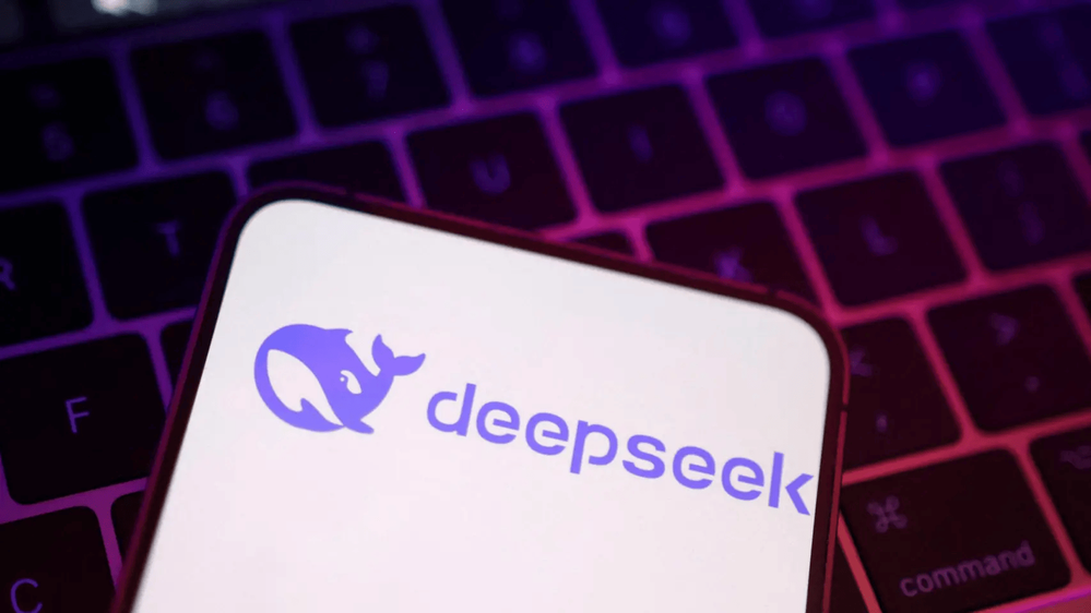 Imagen del logo de DeepSeek en un smartphone. Reuters - Omicrono