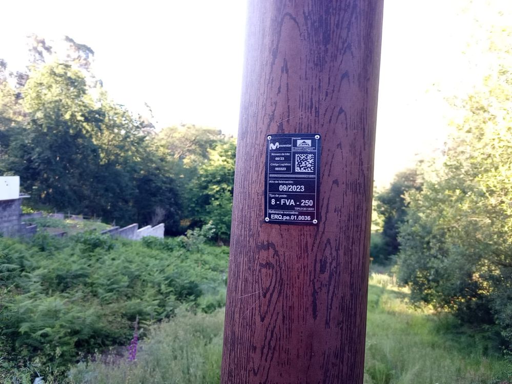 Placa en poste movistar 2024-05-24 at 09.04.16 (1).jpeg