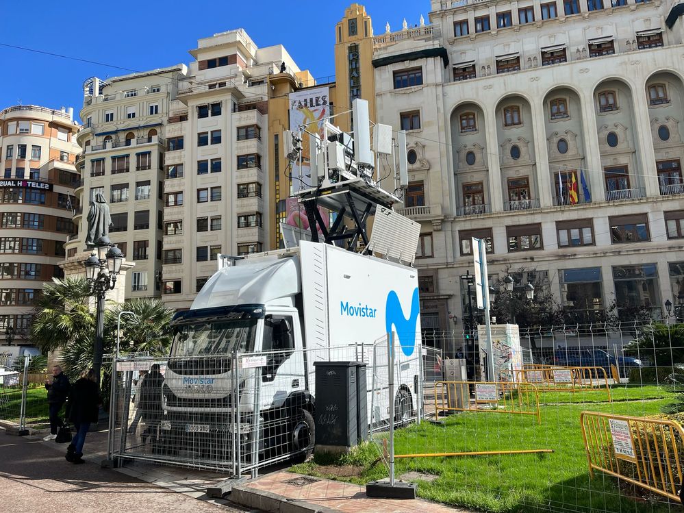 Unidad móvil Telefónica Fallas.jpeg