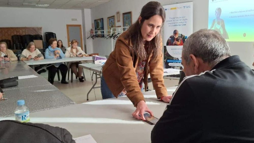 Fundación Telefónica impulsa la capacitación digital de personas mayores en el rural.jpg