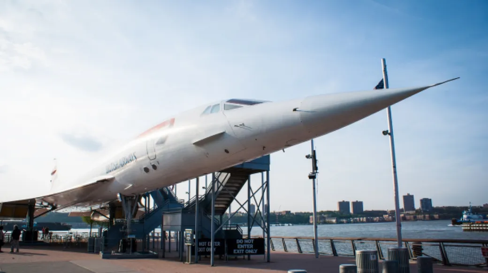 Avión Supersónico.png