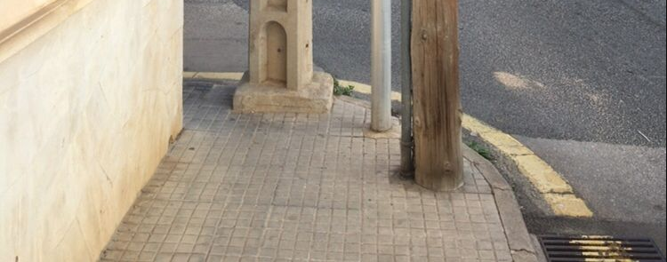 Retirada de poste telefónico en via pública de Porreres 4.PNG