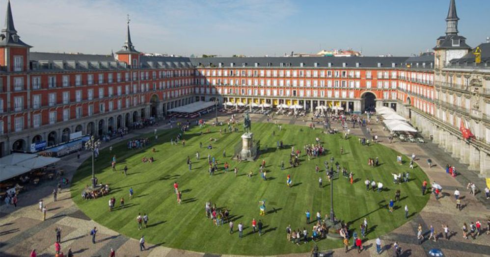 Plaza mayor Madrid.jpeg